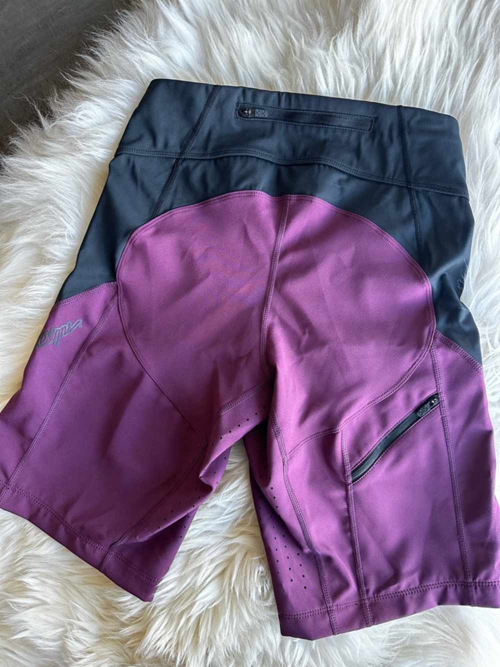 Women’s XS MTB Bundle TroyLee Designs NWT Shorts Pearl Izumi Bontrager SheBeest - Picture 3 of 11